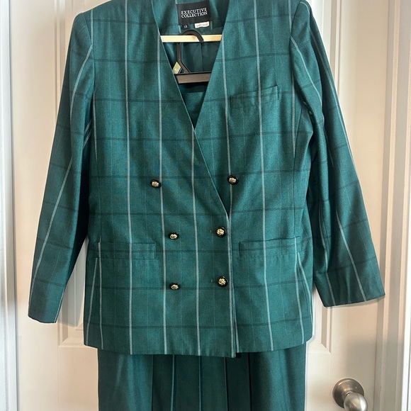 Executive Collection Women’s 2pc Green Plaid Skirt Suit Size 12 - Picture 2 of 11